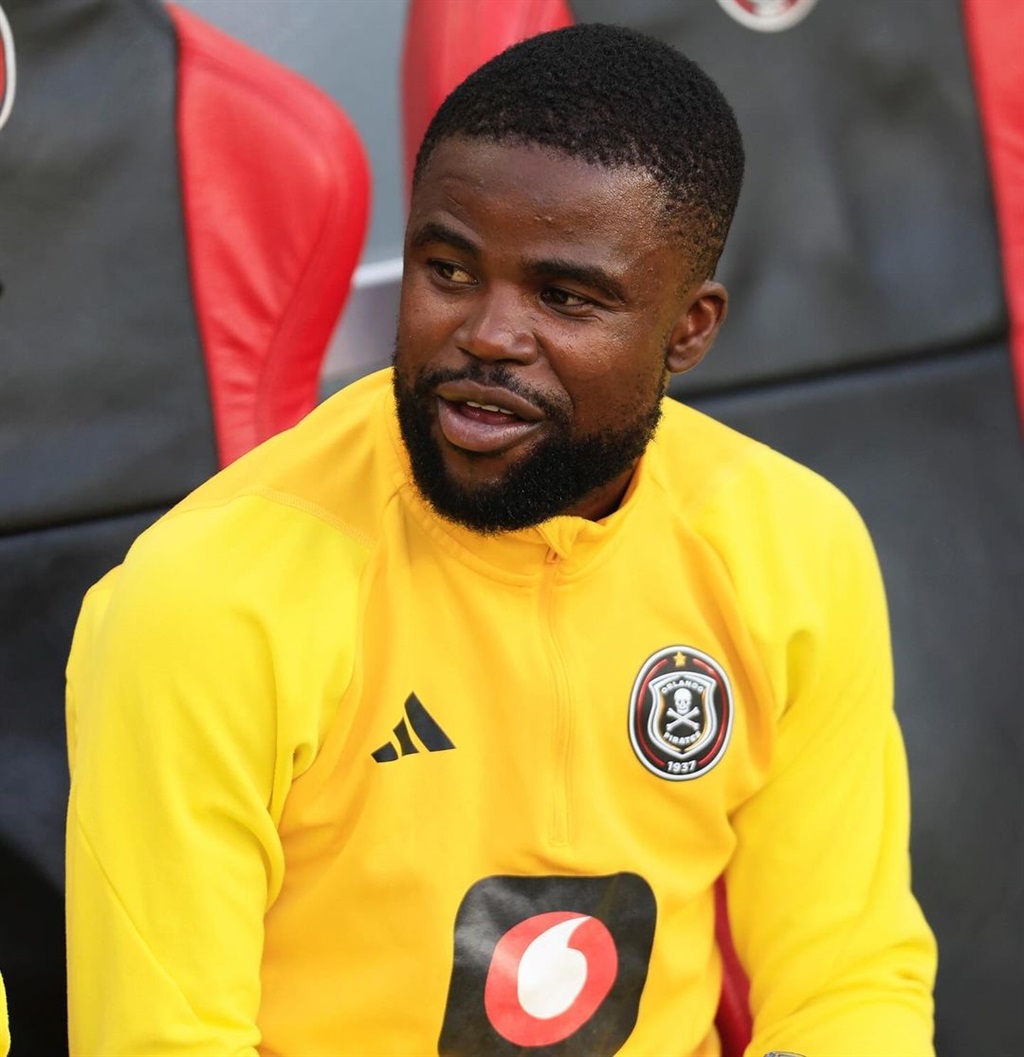 Orlando Pirates baller Lesedi Kapinga showed his romantic side after his team's handsome win over Golden Arrows.

