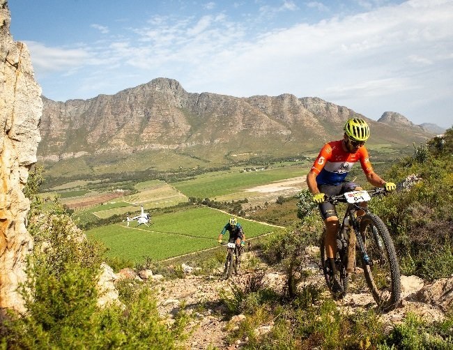 Hans Becking and José Dias climbing higher than the Cape Epic helicopter, on Stage 4.