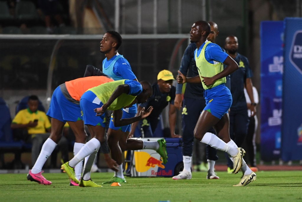 PRETORIA, SOUTH AFRICA - MARCH 09: players warm up during the DStv Premiership match between Mamelodi Sundowns and Chippa United at Lucas Masterpieces Moripe Stadium on March 09, 2024 in Pretoria, South Africa. (Photo by Lee Warren/Gallo Images)