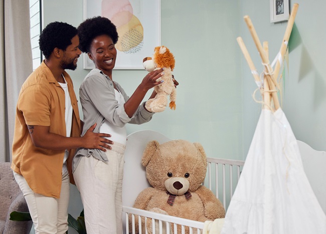 Soft tones, animals and jungle themes are some trendy décor ideas for your baby's nursery.