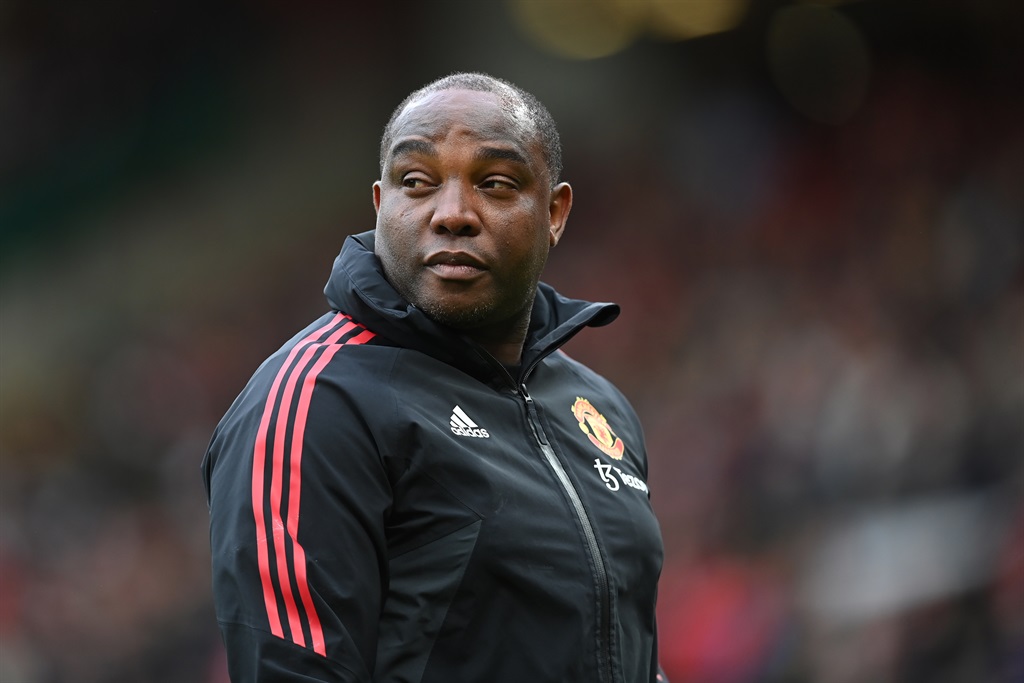 Manchester United are reportedly yet to offer Benni McCarthy a contract extension.