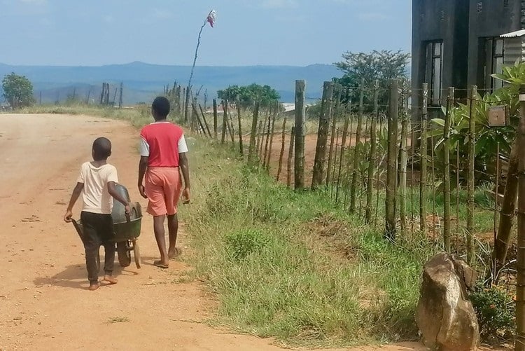 News24 | 'We have no choice': Abandoned by government, Limpopo villagers plan to sink own borehole