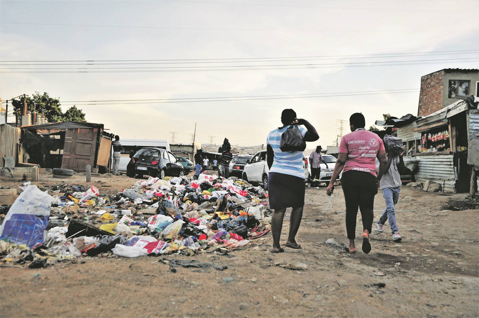 Alexandra township struggles with inadequate service delivery. Between the potholes, sewage, waste and shortage of water residents are frustrated and are tired of empty promises. Photo: Rosetta Msimango