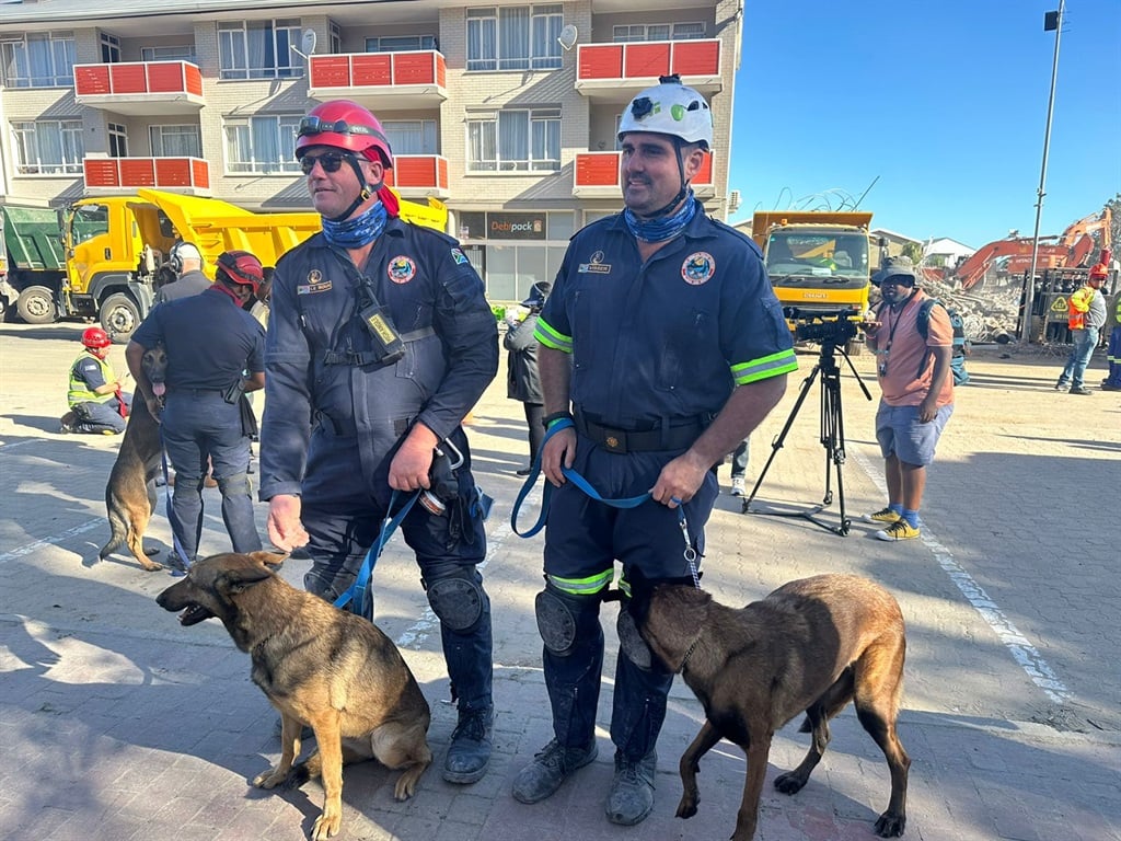 News24 | George building collapse: K9's sharp nose led to Gabriel Guambe's rescue after 5 days buried alive