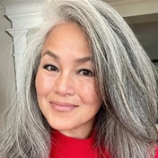 Woman says growing out her grey hair was traumatic but it's now an inspiration