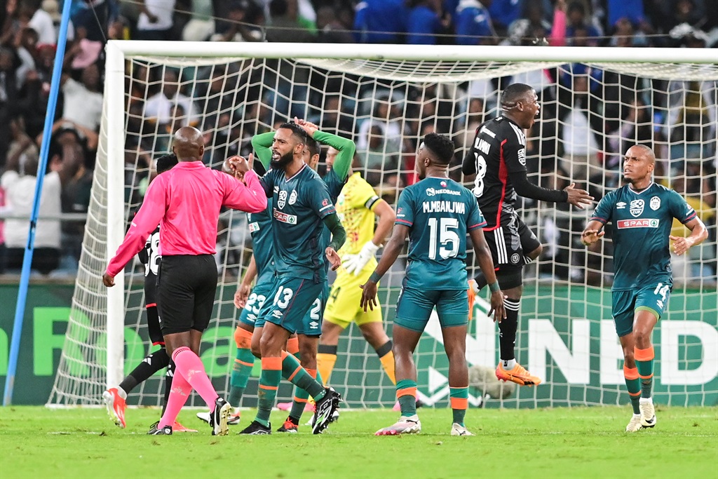 DURBAN, SOUTH AFRICA - APRIL 13: AmaZulu react as referee Masixole Babiso gives Orlando Pirates a penalty during the Nedbank Cup, Quarter Final match between AmaZulu FC and Orlando Pirates at Moses Mabhida Stadium on April 13, 2024 in Durban, South Africa. (Photo by Darren Stewart/Gallo Images)