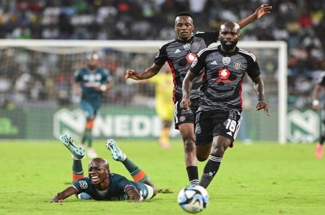 Sport | Orlando Pirates move closer to retaining Nedbank Cup by winning controversial six-goal thriller 