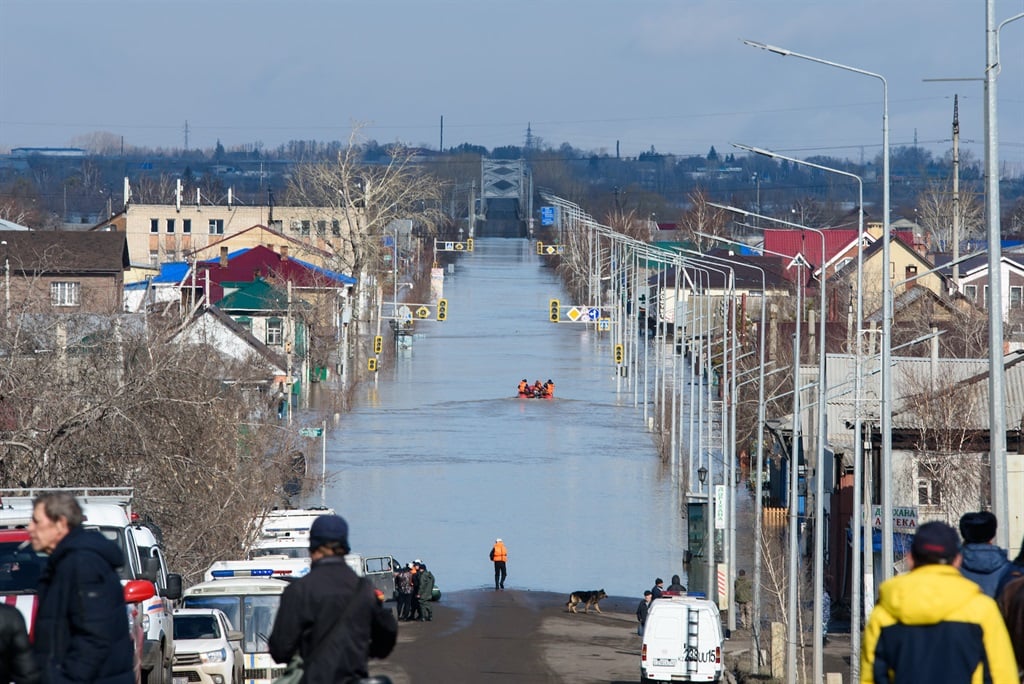 News24 | Russian governor warns of 'very difficult' situation as floodwaters rise