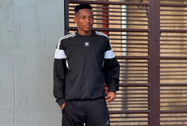 Pirates star shows the R330k reward of a school of excellence product