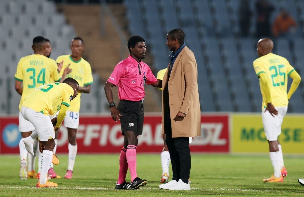 Rulani Mokwena has raised his voice about what they are going through at Mamelodi Sundowns. 