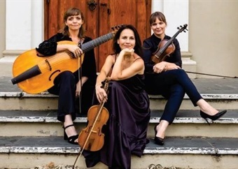 Trio verplaas jou na musiekkonserte in vroeë Baroktyd