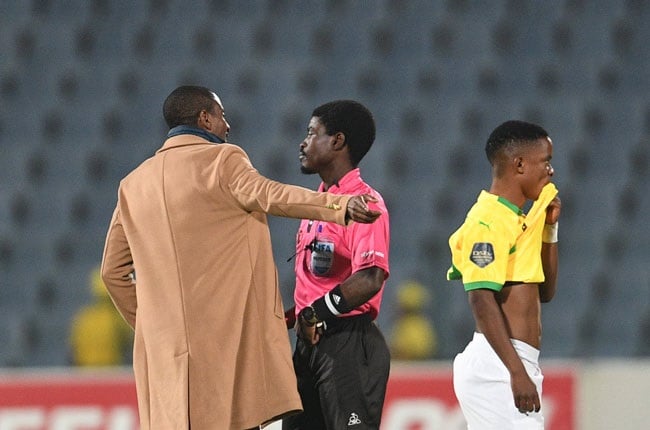 Rulani Mokwena and referee Jelly Chavani during the Mamelodi Sundowns and Moroka Swallows DStv Premiership clash at Dobsonville Stadium. (Lefty Shivambu/Gallo Images)