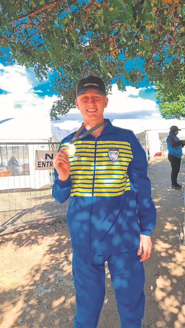 Luke van der Merwe, a learner at Paul Roos Gymnasium, represented the Western Cape at the South African National Schools’ Athletics Championships at the Dal Josaphat Stadium in Paarl at the beginning of April. Luke won the gold medal in the under-19 boys’ high-jump event and was crowned the South African champion.