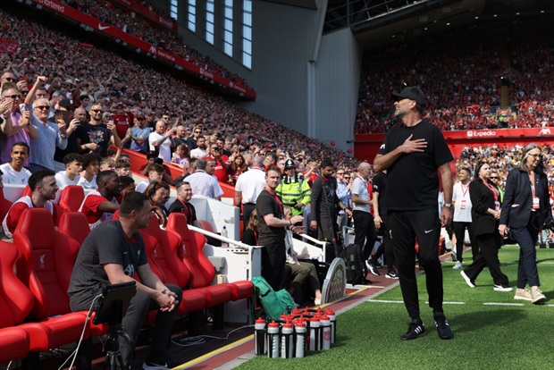 <p><strong>Klopp receives emotional farewell tribute from Liverpool fans</strong></p><p>Jurgen Klopp was given a heartfelt reception by home fans at Anfield as he walked out for his final match as Liverpool manager on Sunday.</p><p>The German is bringing down the curtain on his nine-year reign in charge of the Merseysiders following their last Premier League game of the season against Wolves.</p><p>He established himself as a club great by winning the team's first Premier League title in 30 years in 2020, a year after leading the team to Champions League glory.</p><p>Klopp also lifted the FA Cup and the League Cup during his time at the club.</p><p>The charismatic 56-year-old has a strong bond with Liverpudlians, who embraced his passionate personality and this was reflected in the embraces he exchanged with staff while waiting in the tunnel on Sunday.</p><p>As he took the pitch, Klopp received a standing ovation from Liverpool fans, who used cards to create a "Jurgen" mosaic, with many holding scarves bearing his image.</p><p>Fans held aloft cards making a heart shape in the colours of the German flag and Klopp stood in silence as supporters sang "You'll Never Walk Alone".</p><p>When Klopp made the bombshell announcement of his decision to leave in January, his side were chasing a quadruple.</p><p>Liverpool won the League Cup final against Chelsea in February but crashed out of the FA Cup against Manchester United and the Europa League at Atalanta.</p><p>Their Premier League title bid also faded quickly, but they are guaranteed to finish third, which brings a place in the Champions League next season.</p><p><strong>- AFP</strong></p>