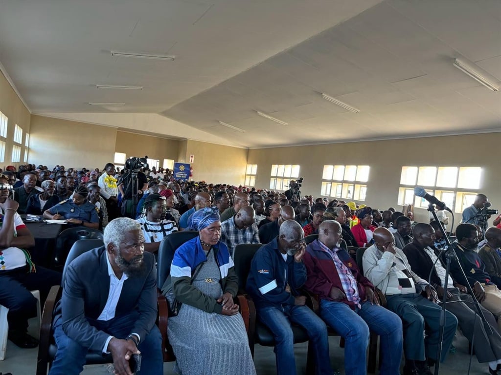 Police Minister Bheki Cele and police top brass, led by national police commissioner General Fannie Masemola, met with the community of Nquthu in KwaZulu-Natal to discuss the feud that has led to the death of 10 people