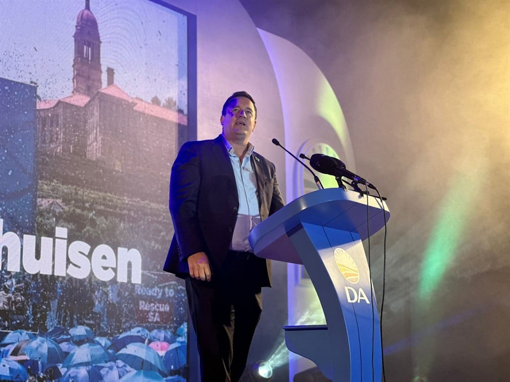 DA leader John Steenhuisen speaking in Springs on Friday night. (X/@Our_DA)