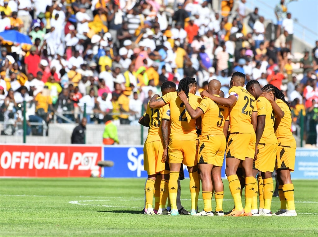 Kaizer Chiefs players huddle during a DStv Premiership game. (Grant Pitcher/Gallo Images)