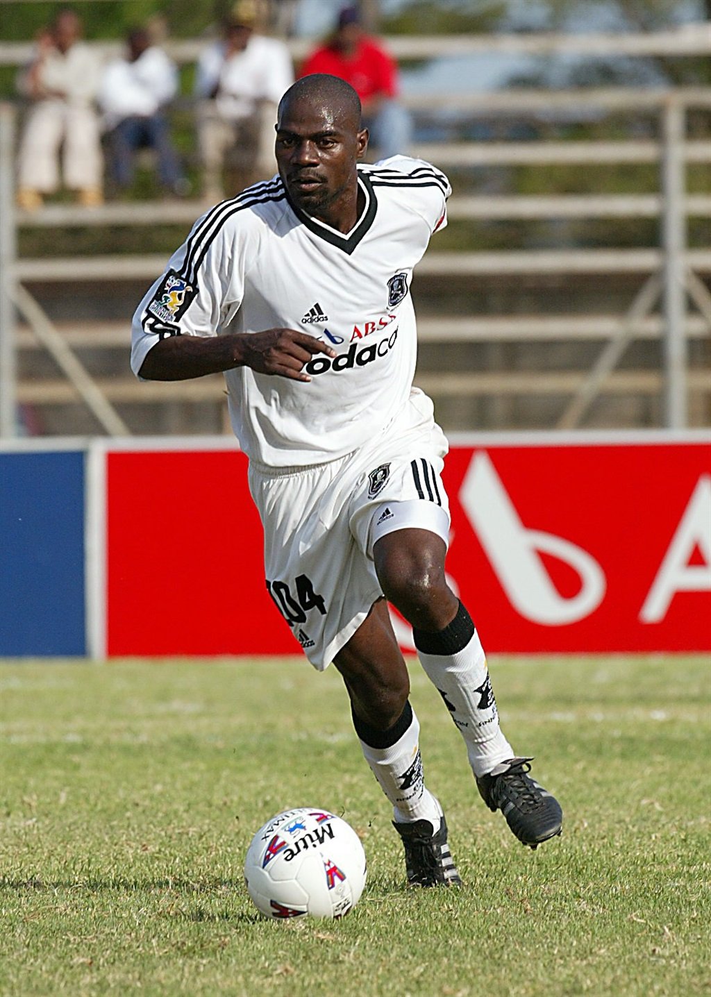 5 April 2003, ABSA Cup Soccer, Orlando Pirates v Silver Stars, Thohoyandou, Venda, Northern Province, South Africa. Abednego Netshiozwi in action. Photo Credit : - Duif du Toit/Gallo Images