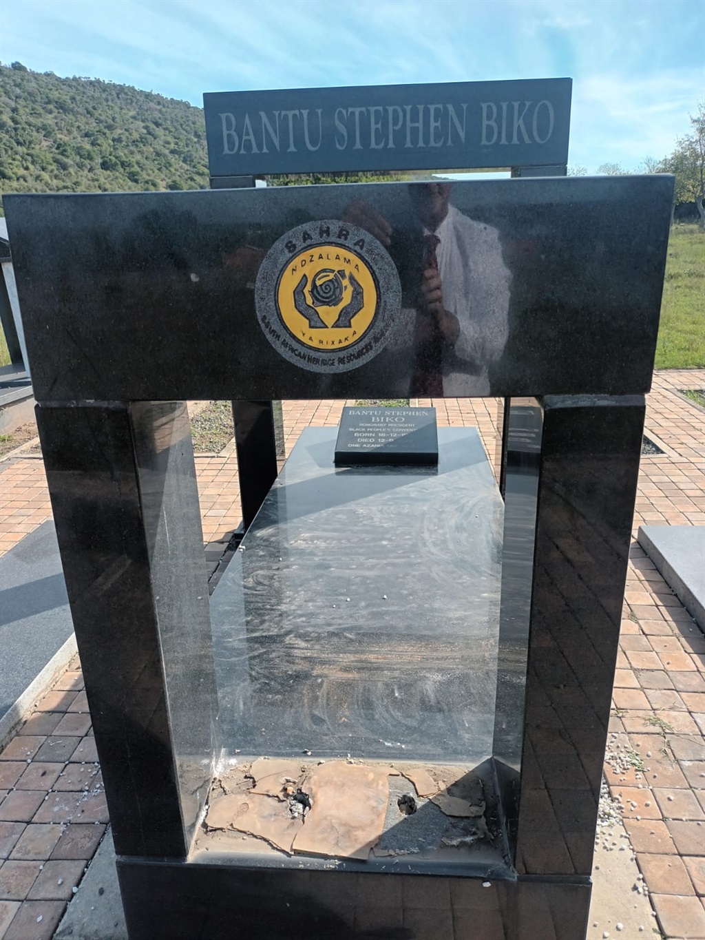 Steve Biko gravesite vandalised by Eastern Cape th