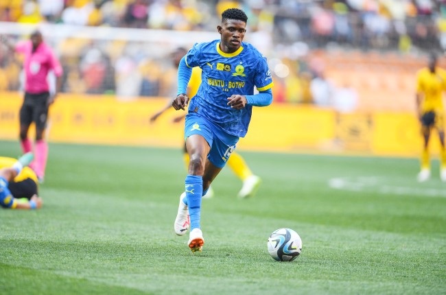 Mamelodi Sundowns' midfielder Bathusi Aubaas called on the club's supporters to show up and push the team when they take on Sekhukhune United on Tuesday, a day after returning from Tunisia. 
(Lefty Shivambu/Gallo Images)