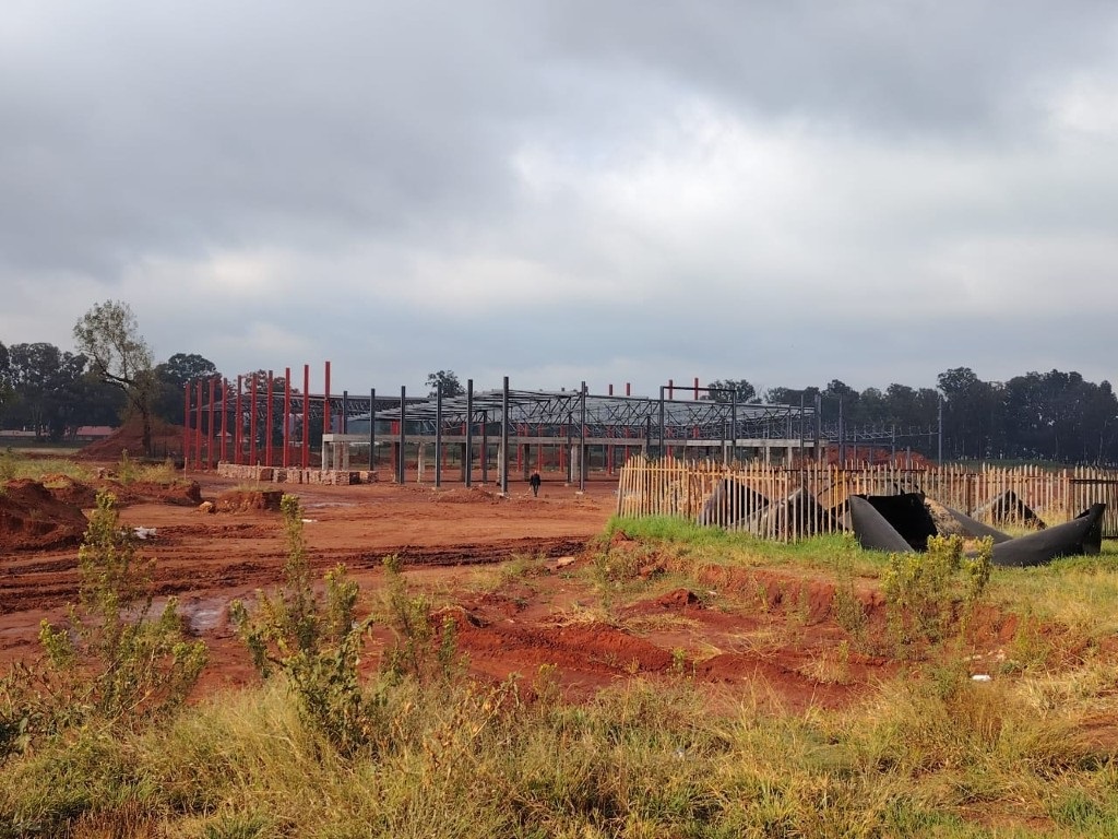 A construction site in Rondebult was stopped by the Mzansi Business Forum, which is demanding jobs for locals. (Ntwaagae Seleka/News24)