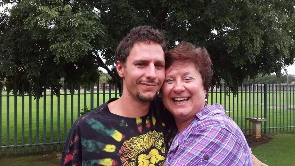 Gerbrandt Ferreira (31) en sy ma, Magda (63). Foto: Facebook/Magda Ferreira