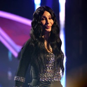 Cher, Ozzy Osbourne in rock 'n' roll se heldesaal opgeneem