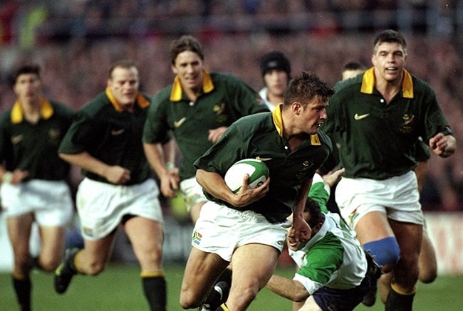 Bobby Skinstad in action for the Springboks against Ireland at Lansdowne Road in Dublin in 1998. (Michael Cooper/Allsport/Getty Images)