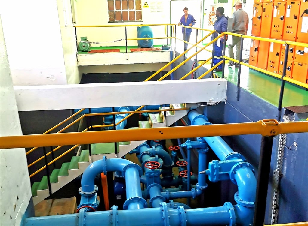 The sewage pump station adjacent to Toronto Pan in Welkom that has been refurbished by Sibanye Stillwater is clean, functional and reliable. Previously this pump station was flooded by raw sewage flowing out the door in the rear. (Anthony Turton/Supplied)