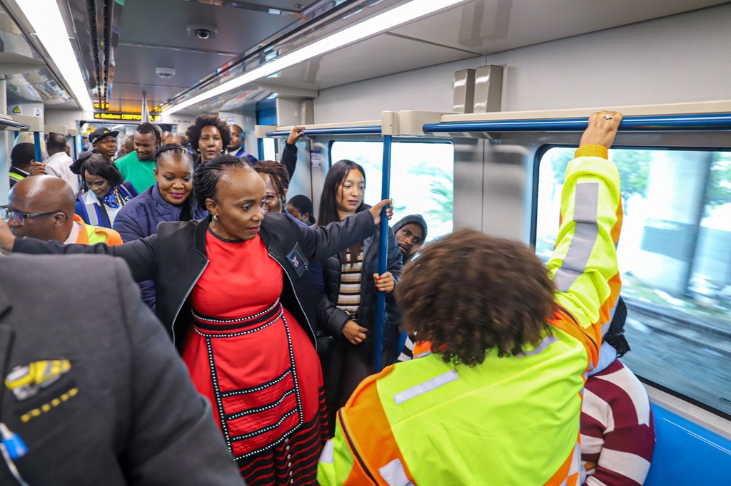 Transport Minister Sindisiwe Chikunga on Tuesday took a train ride on the Southern Line in the Western Cape from Fish Hoek to Cape Town Station.