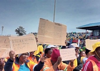 'No one can raise children with R900 per month': Ramaphosa's EPWP event met with picket in East London