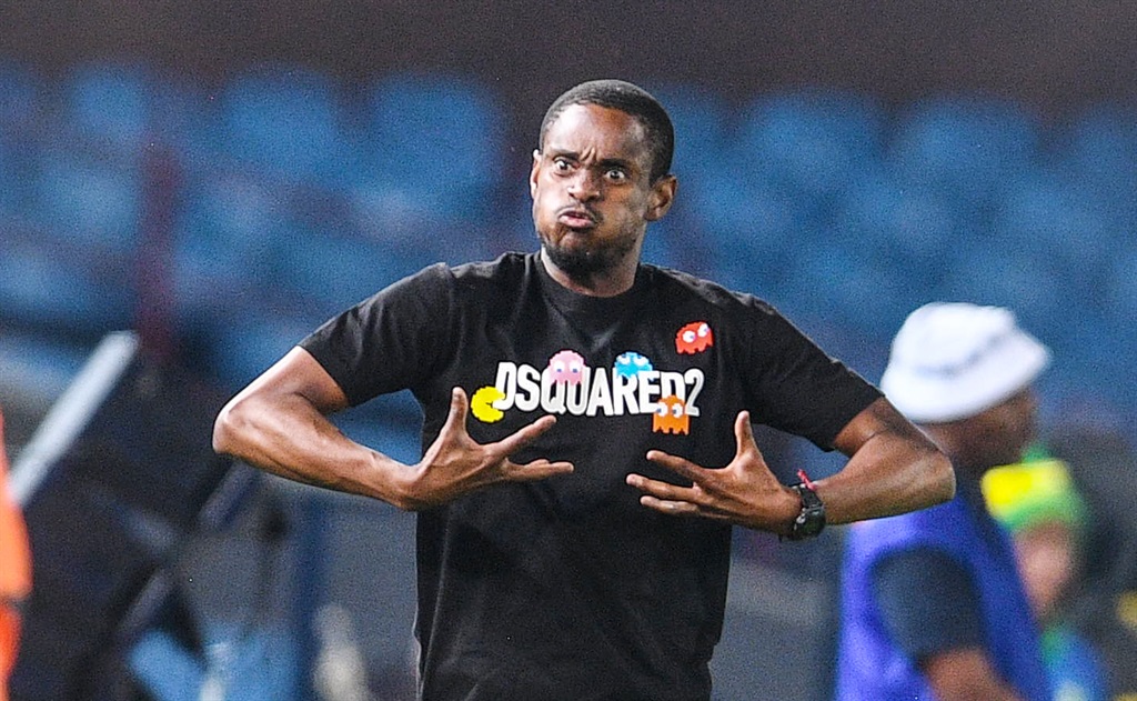 Rulani Mokwena has spoken out at length about his workspace as head coach at Mamelodi Sundowns. 