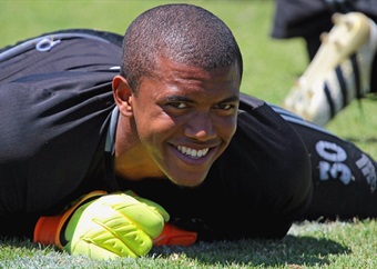 Downs Shower Debutant With Love After 5-Year Wait