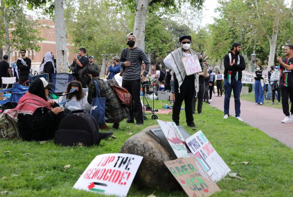 Students build a protest encampment in support of Palestinians, at the University of Southern California's Alumni Park, amid the ongoing conflict between Israel and the Palestinian Islamist group Hamas, in Los Angeles, California, U.S., April 24, 2024. REUTERS