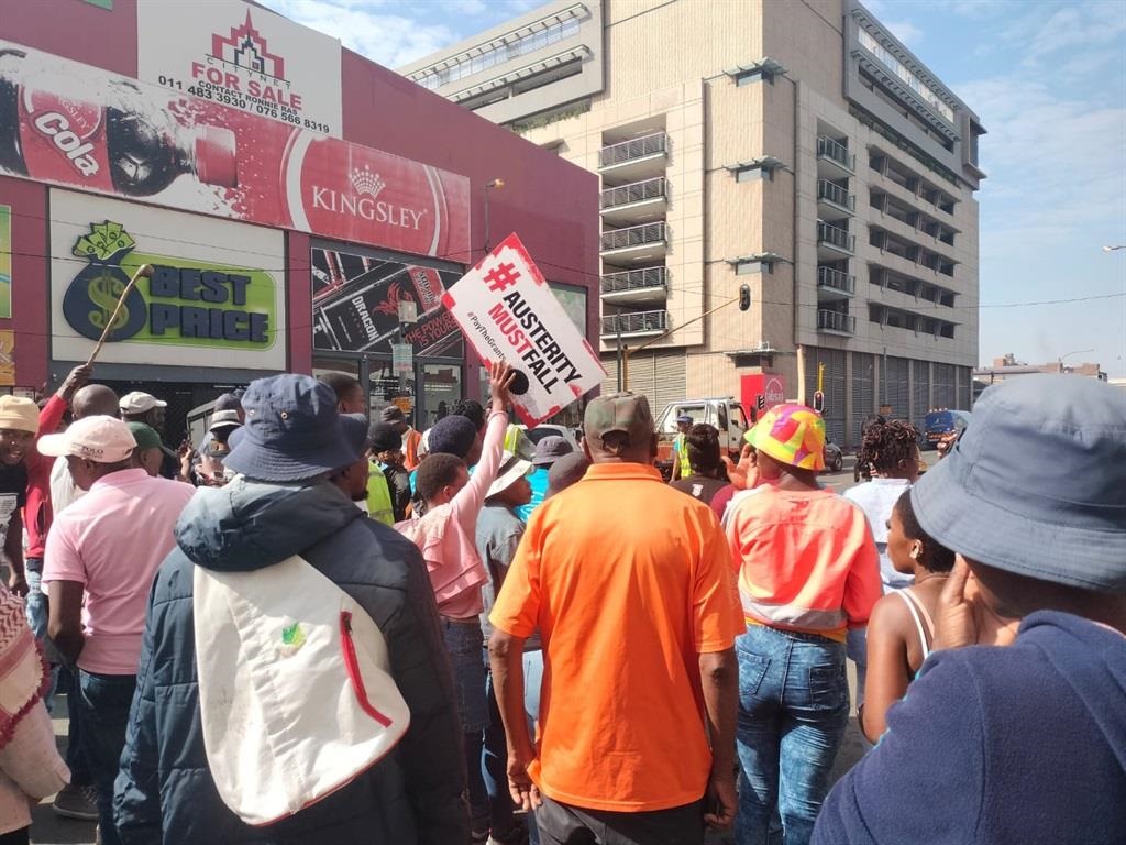 Angry residents and Marshalltown Fire Victims Campaign marched to the Gauteng premier's office on Friday, 26 April. 