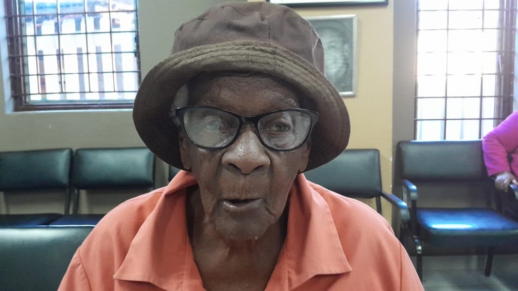 Gogo Esther Molapo (87), who says the government has fulfilled its promises. Photo by Kgomotso Medupe