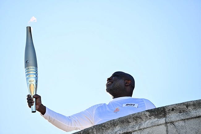 Olympic torch relay sets off in Marseille