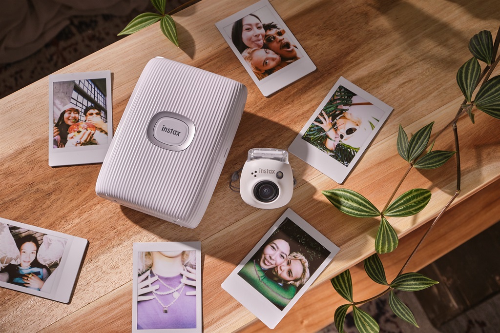 The Instax Pal is different, being the first Insta