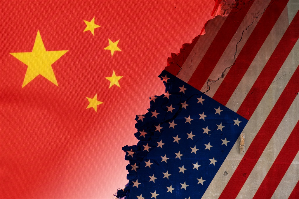 US/ China flags. (Yaorusheng/ Getty Images)