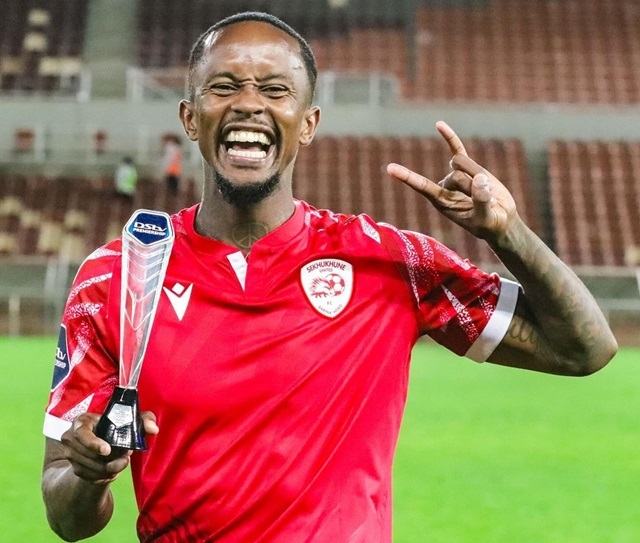 Mntambo shows love to controversial footballer