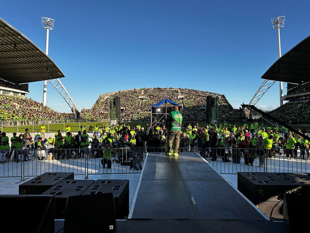 PA leader Gayton McKenzie addressed more than 30 000 supporters at the Athlone Stadium in Cape Town. (@OnsBaizaNie/X)