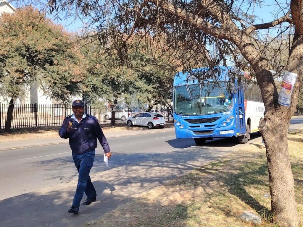 News24 | Gauteng bus driver hailed a hero in 'hit' that claimed bank employee's life