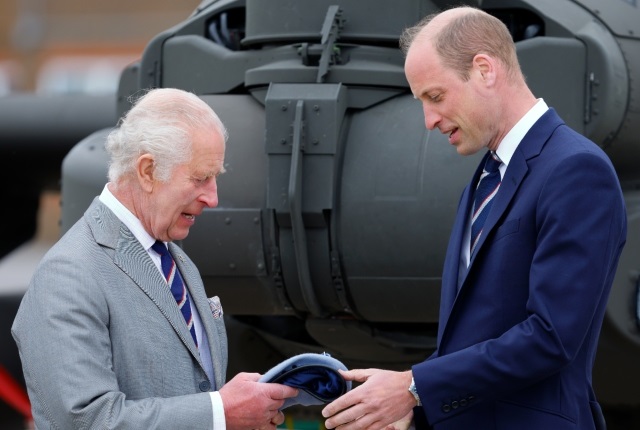 King Charles hands over the army title to Prince William. (PHOTO: Gallo Images/Getty Images)