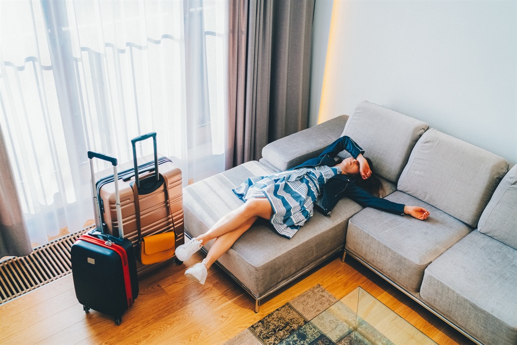 Studies show that many people who decide to start a new life abroad struggle to maintain their mental well-being while dealing with everything that comes with moving to a new country. (Getty Images/martin-dm)