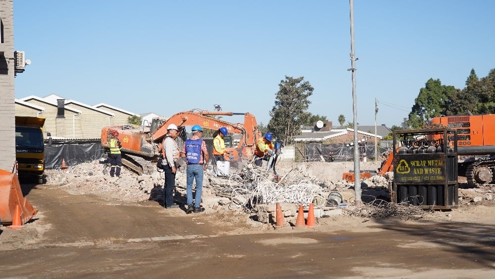 EMS workers are still on the scene where a construction site collapsed in George, Western Cape. (Alfonso Nqunjana/News24)