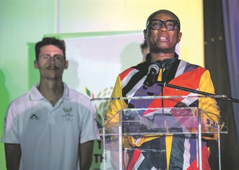 Kodwa lashes sports bodies for lack of leadership, transformation