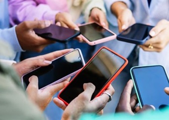 The power of partial digital detox: A clinical psychologist's guide to genuine connections