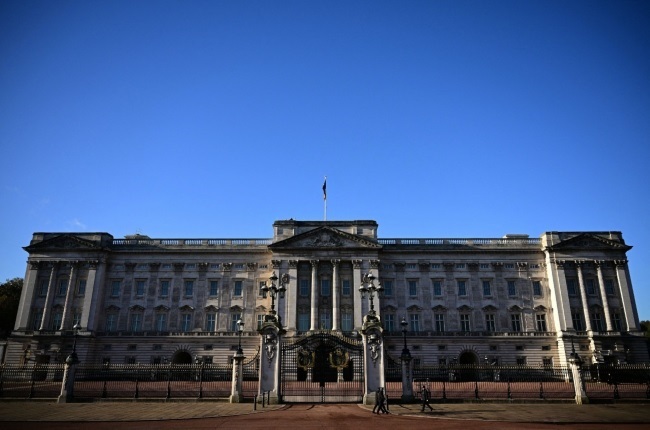 Royal flush – man breaks into Buckingham palace ‘looking for the loo’