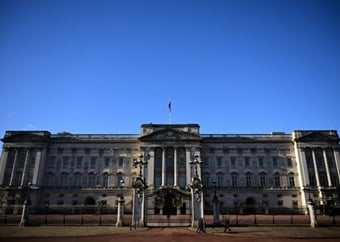 Royal flush – man breaks into Buckingham palace ‘looking for the loo’