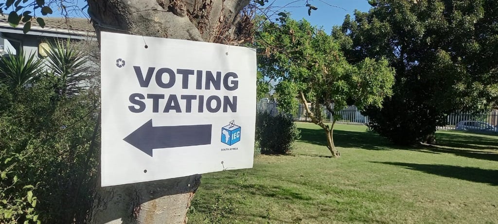 Special votes day 1: Slow queues, a sense of obligation, and a lamp post Rickroll | News24